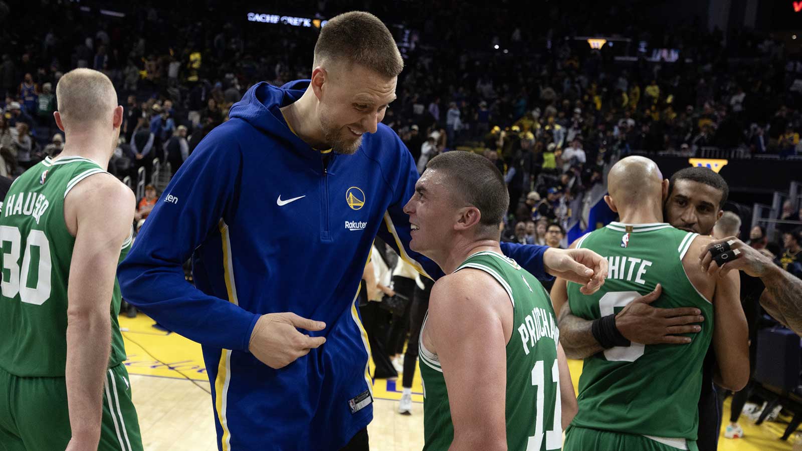 Warriors’ Kristaps Porzingis positive step on injury report before Lakers clash