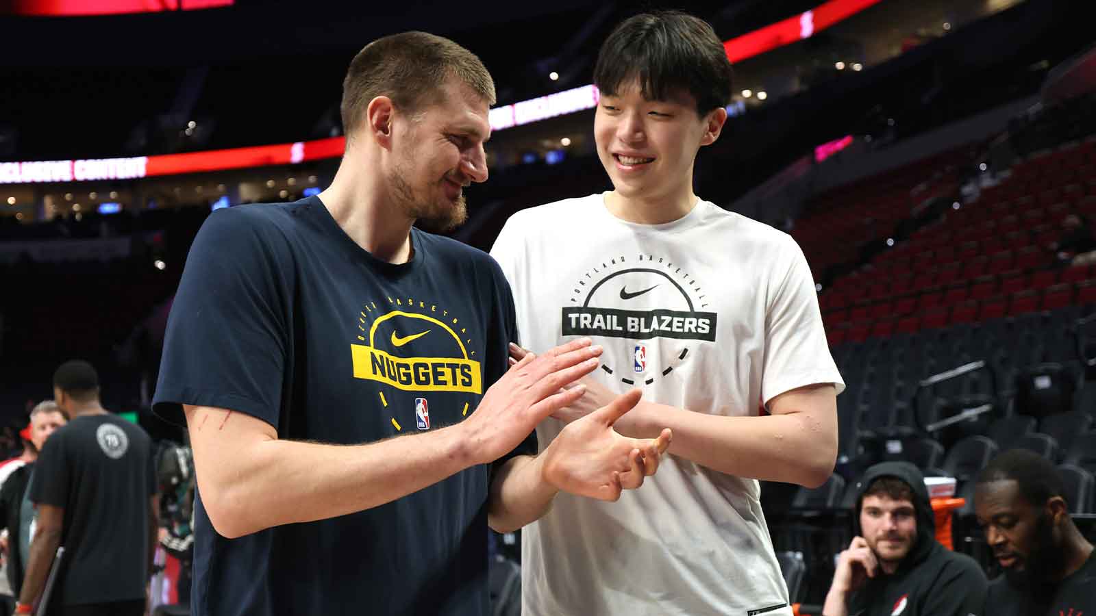 Blazers’ Yang Hansen links up with Nikola Jokic before Nuggets showdown